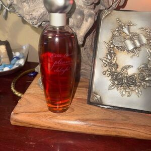 Estee Lauder Pleasures Delight in Pink Packaging